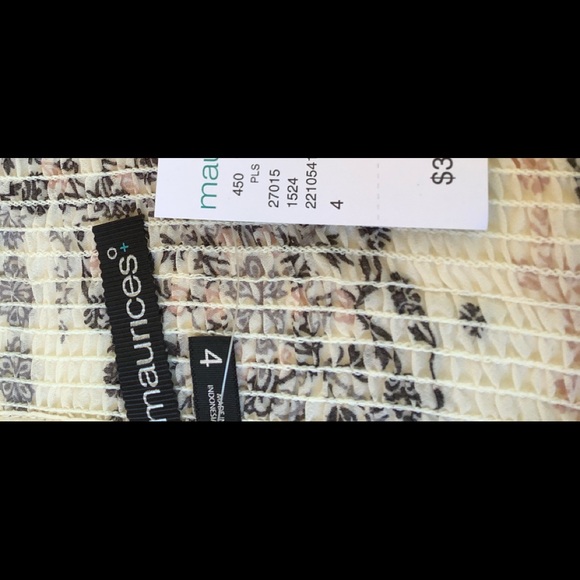 Maurices Patterned Plus Size 4 Blouse - Picture 4 of 6